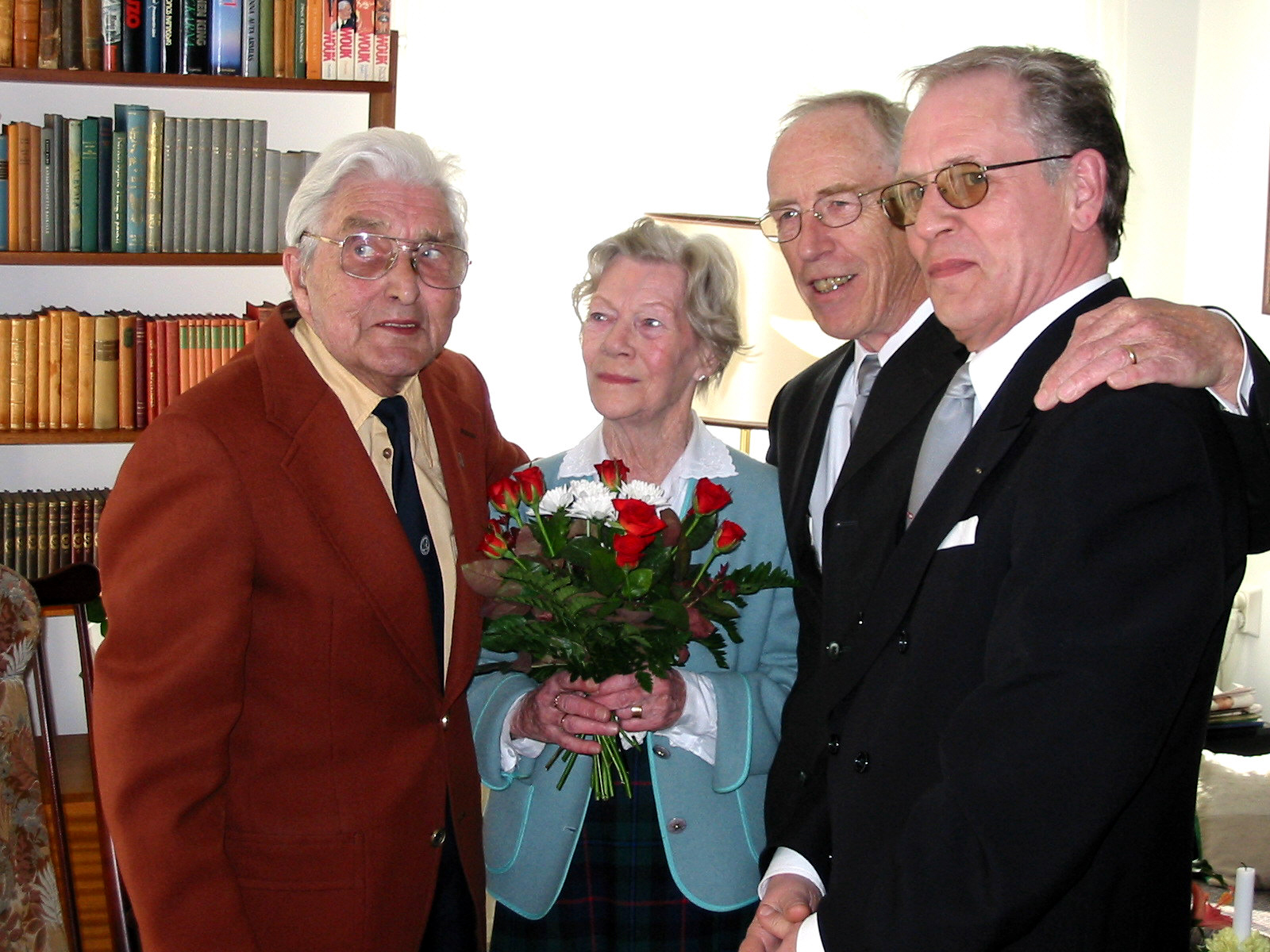 Logebroder uppvaktas på födelsedagen